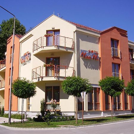 דארובר Hotel Mladimir מראה חיצוני תמונה