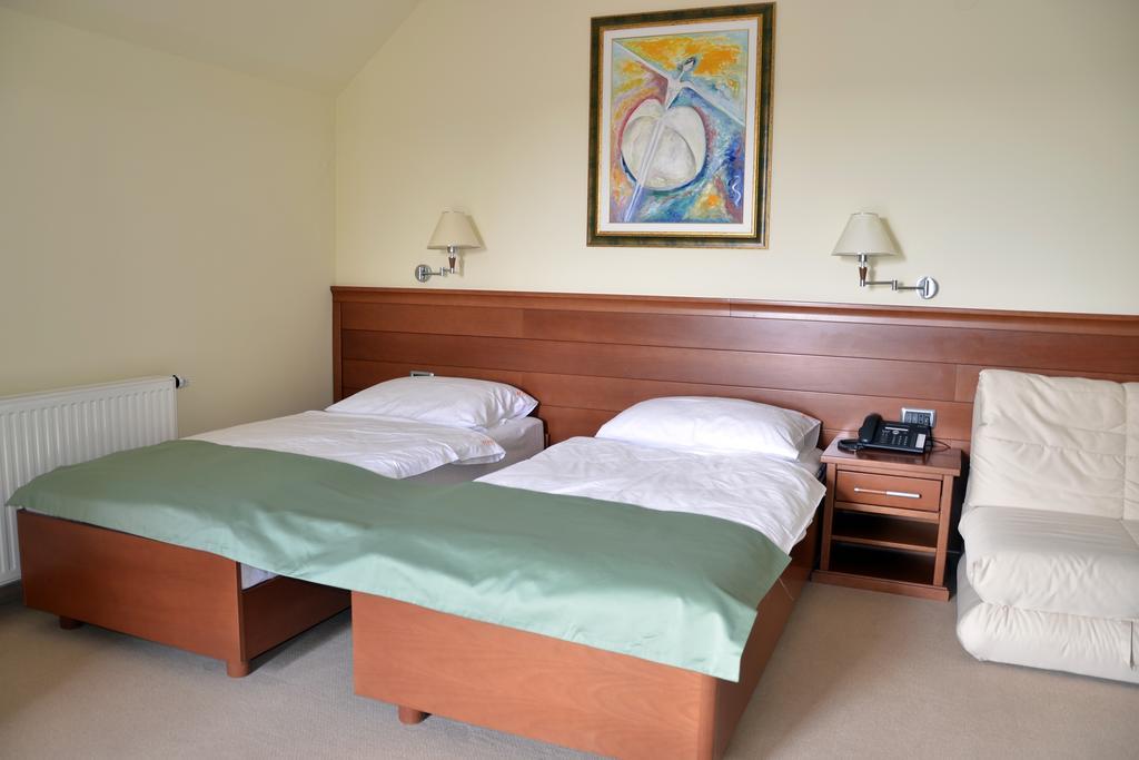 דארובר Hotel Mladimir מראה חיצוני תמונה